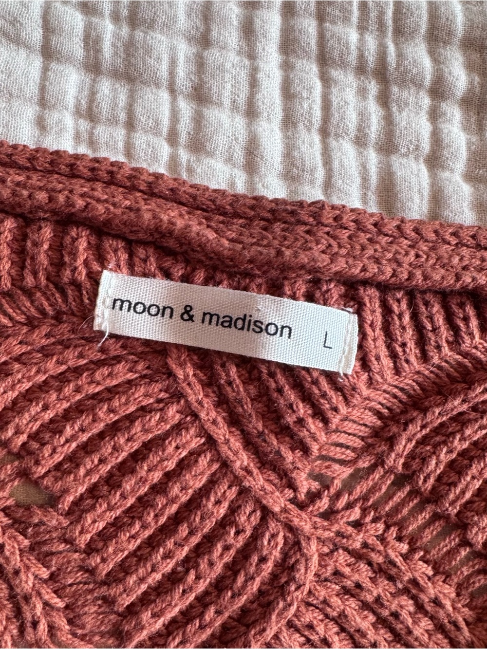 moon & madison Open-Knit V-Neck Sweater in Rust Orange - Size Large - Picture 6 of 10